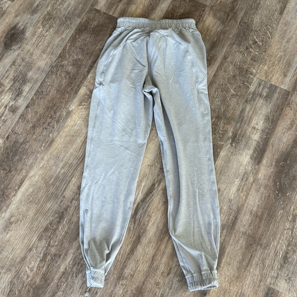 Lululemon 🍋 Ready to Rulu Jogger Cinch Color: Heathered Silver Drop - Picture 9 of 15